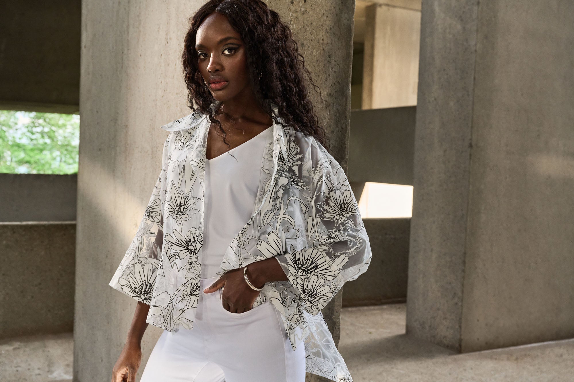 Lightweight Outerwear Ideas for Spring & Summer 2025  DECABANA