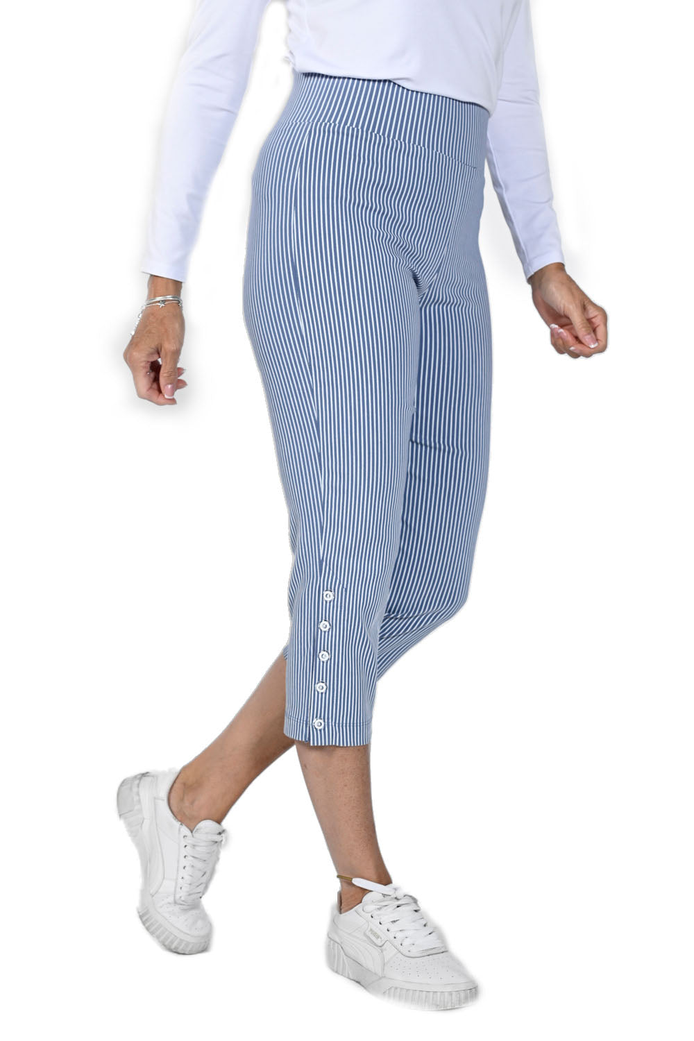 Frank Lyman Blue/White Capri Pants Style 231121