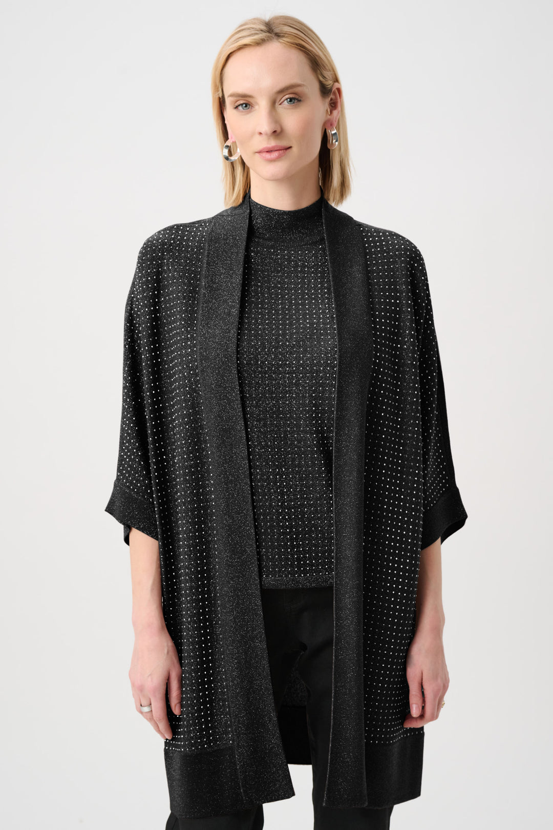 Joseph Ribkoff Poncho en maille jacquard imprimé abstrait Modèle 243287 Joseph Ribkoff Poncho en maille jacquard imprimé abstrait Modèle 243287