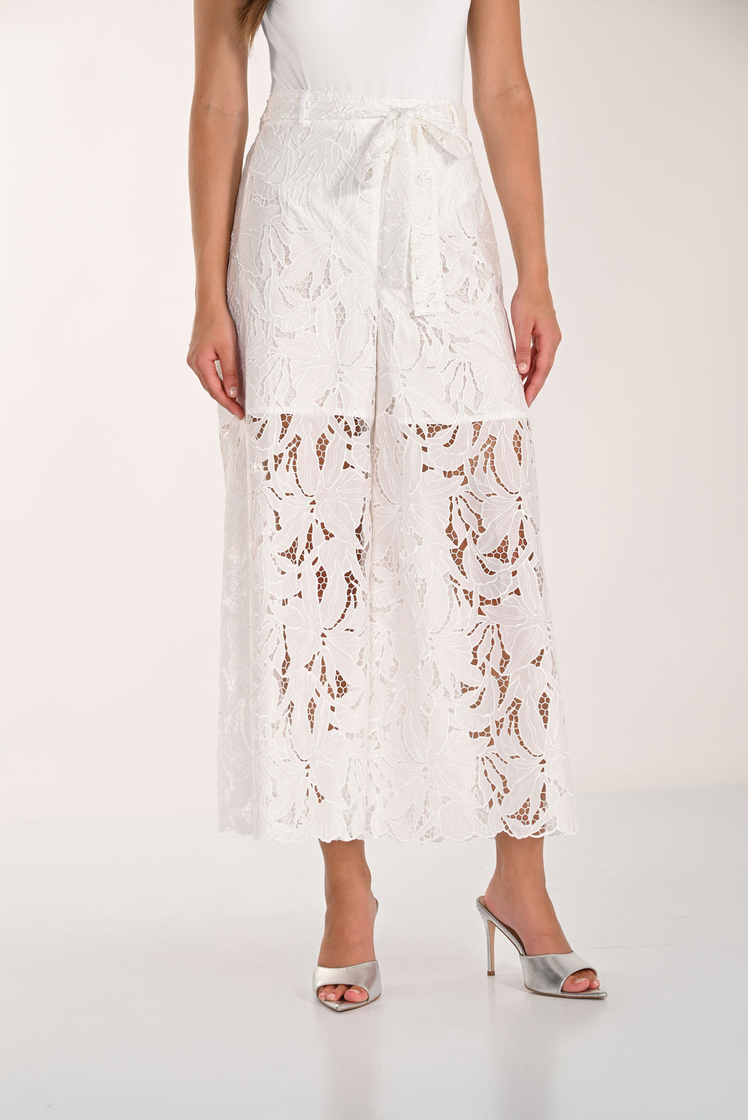Frank Lyman High-Waisted Floral Trousers Style 261259
