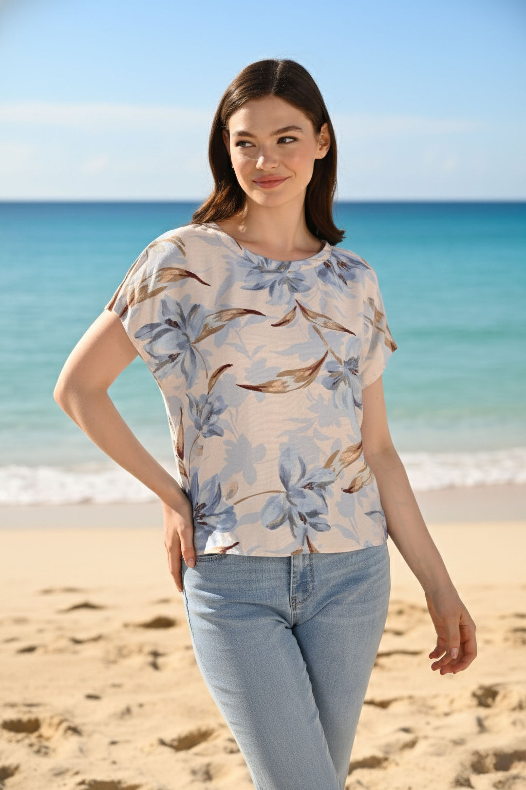 Frank Lyman Floral Crew Neck Top Style 261289