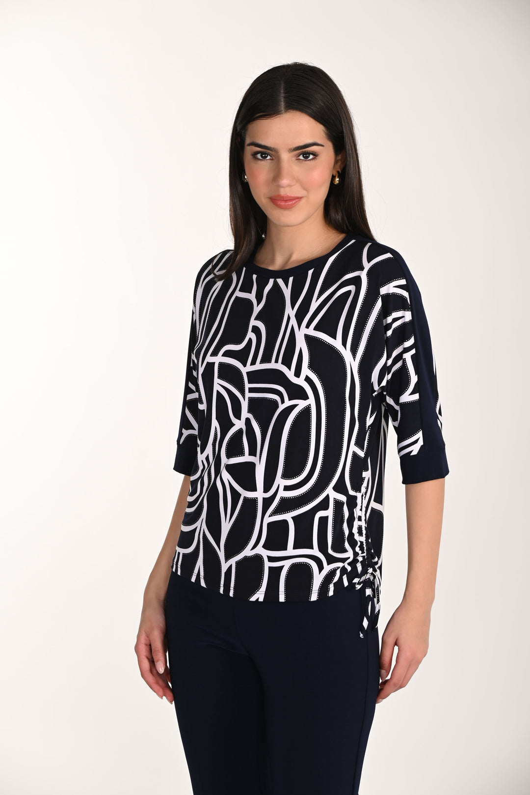 Frank Lyman Crew Neck Abstract Print Top Style 266114