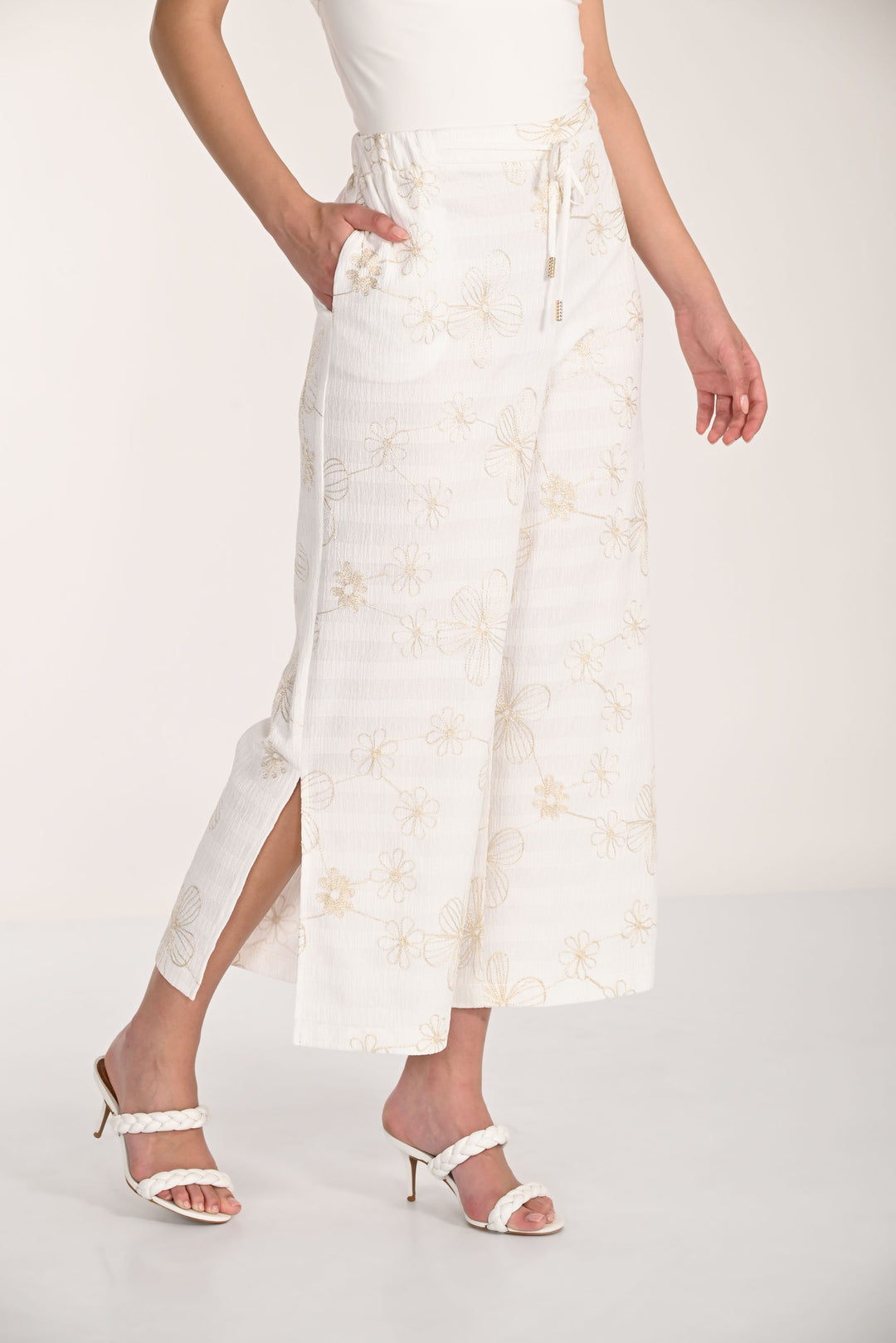 Frank Lyman Stripe Print Floral Embroidery Wide-Leg Pants Style 266318