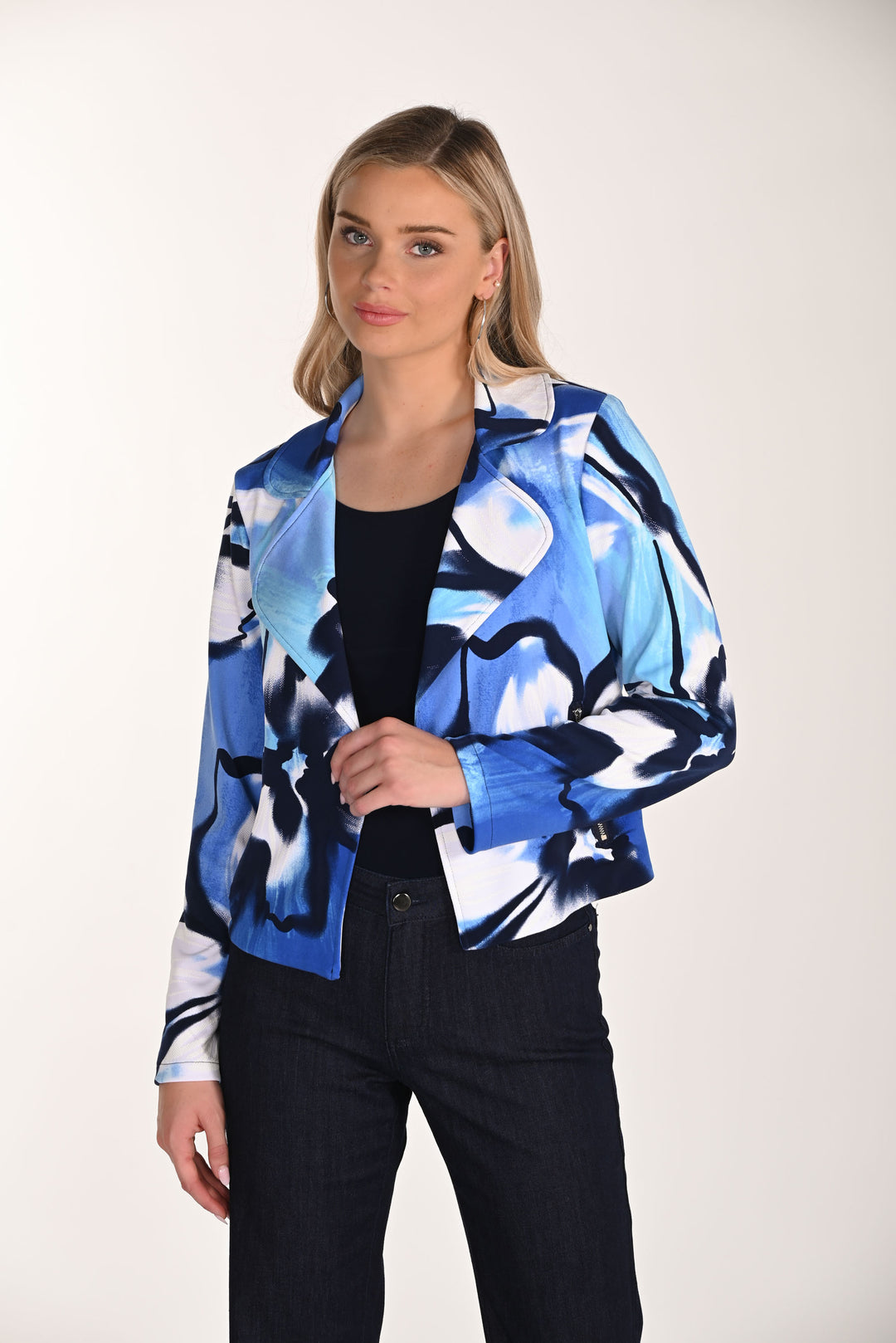 Frank Lyman Blazer with Floral Print & Notched Lapel Style 266349