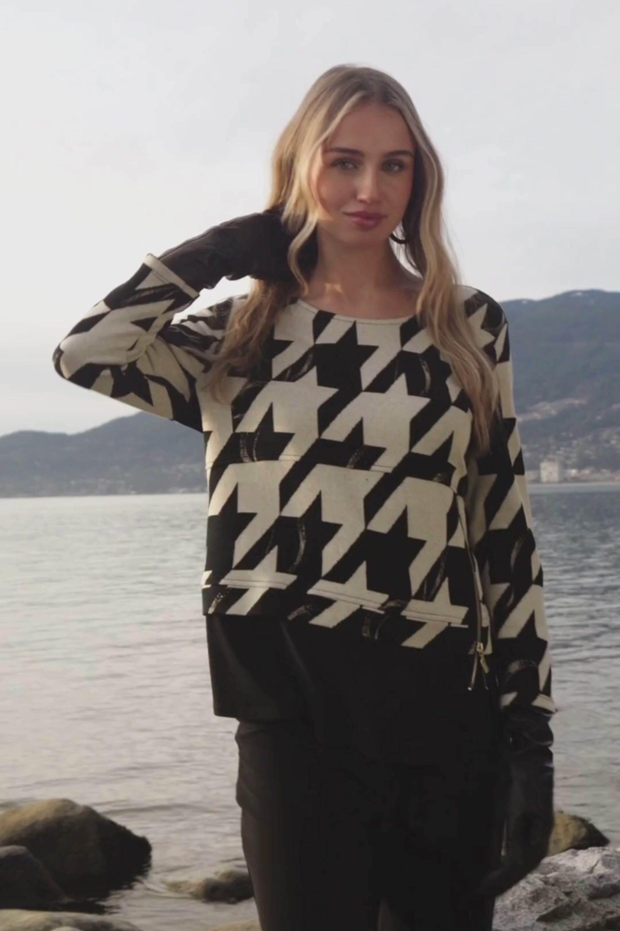 Frank Lyman Beige/Black Geometric Print Top with Zipper Style 253281