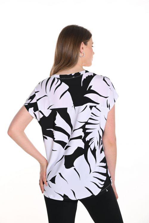 Frank Lyman Black/Off-White Leaf Print Top Style 256138